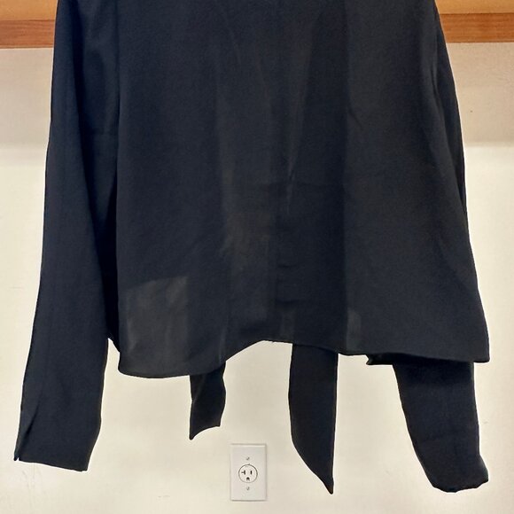 Black Blazer with cute tie detail in front Size L - Picture 5 of 5